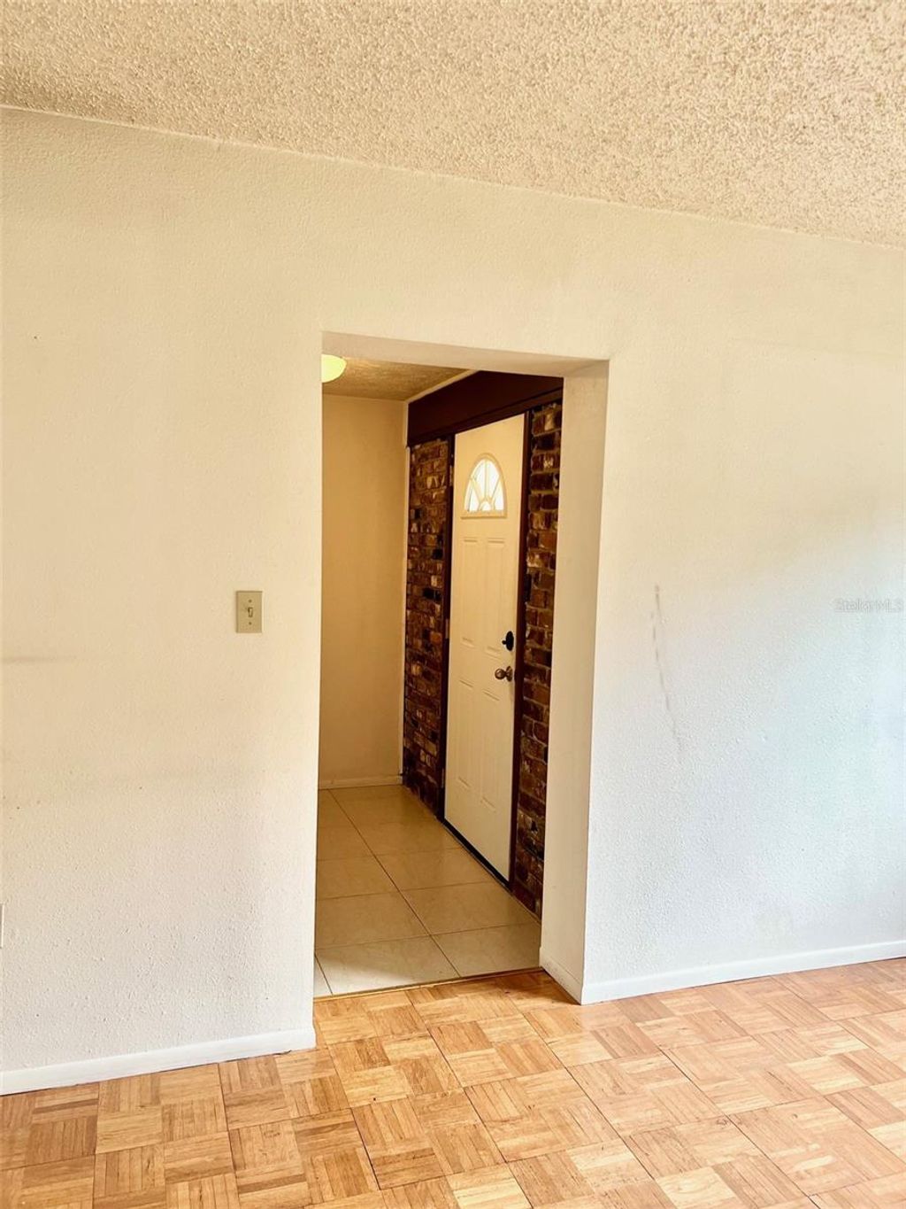 Photo of 718 Buckminster Circle, Orlando, FL 32803 (MLS # O6412244)