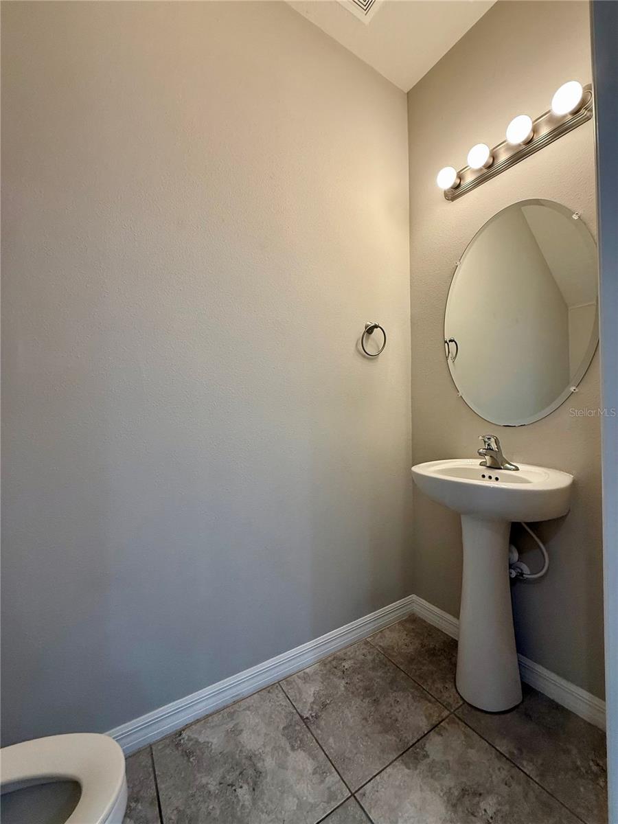 OAK CREEK - Residential Lease