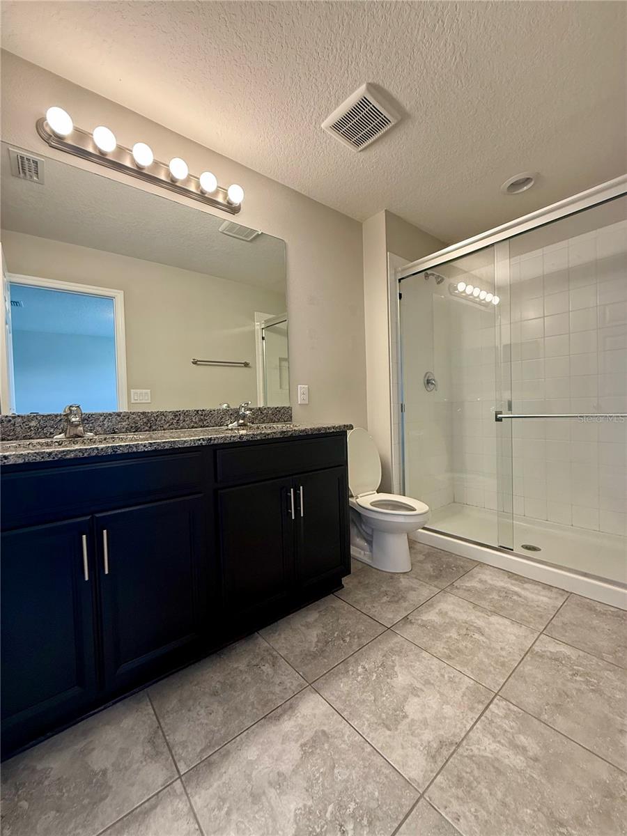 OAK CREEK - Residential Lease