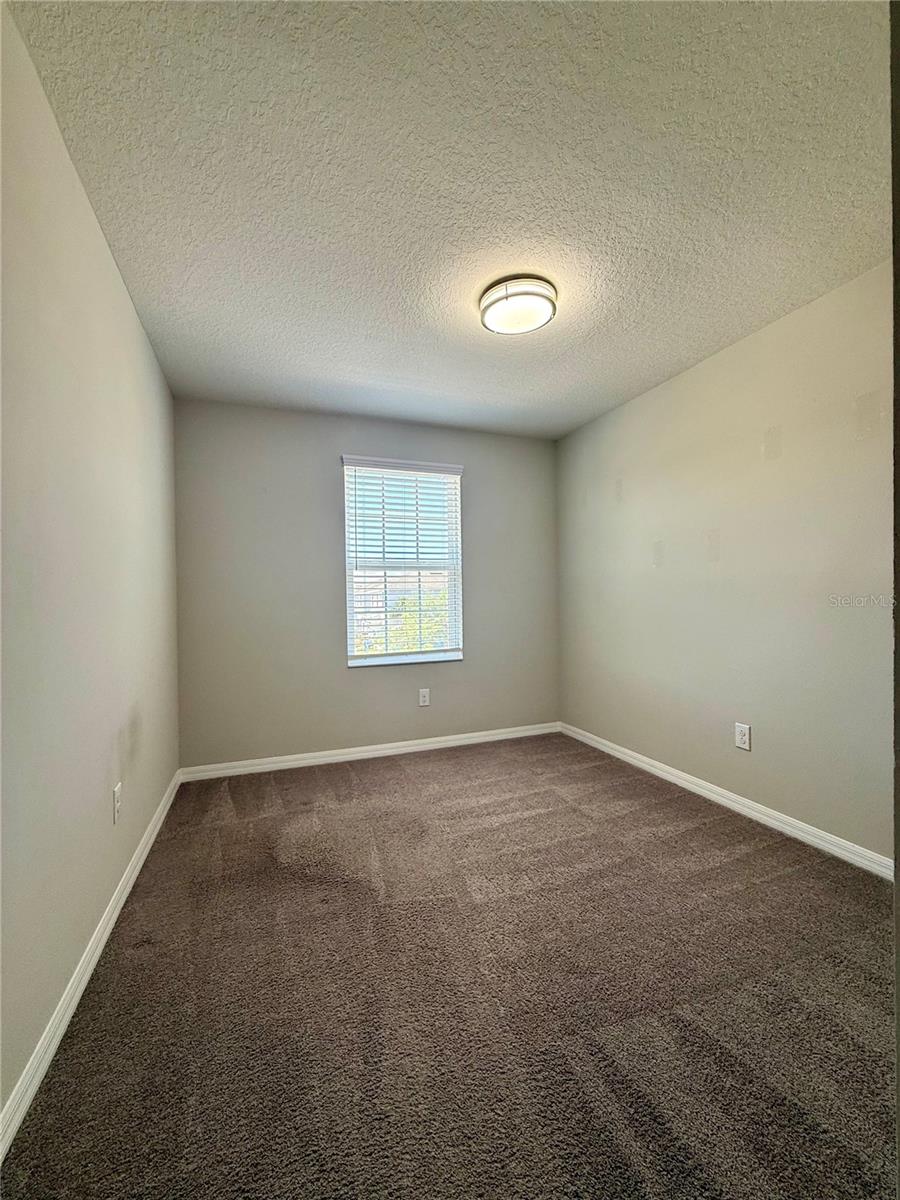 OAK CREEK - Residential Lease