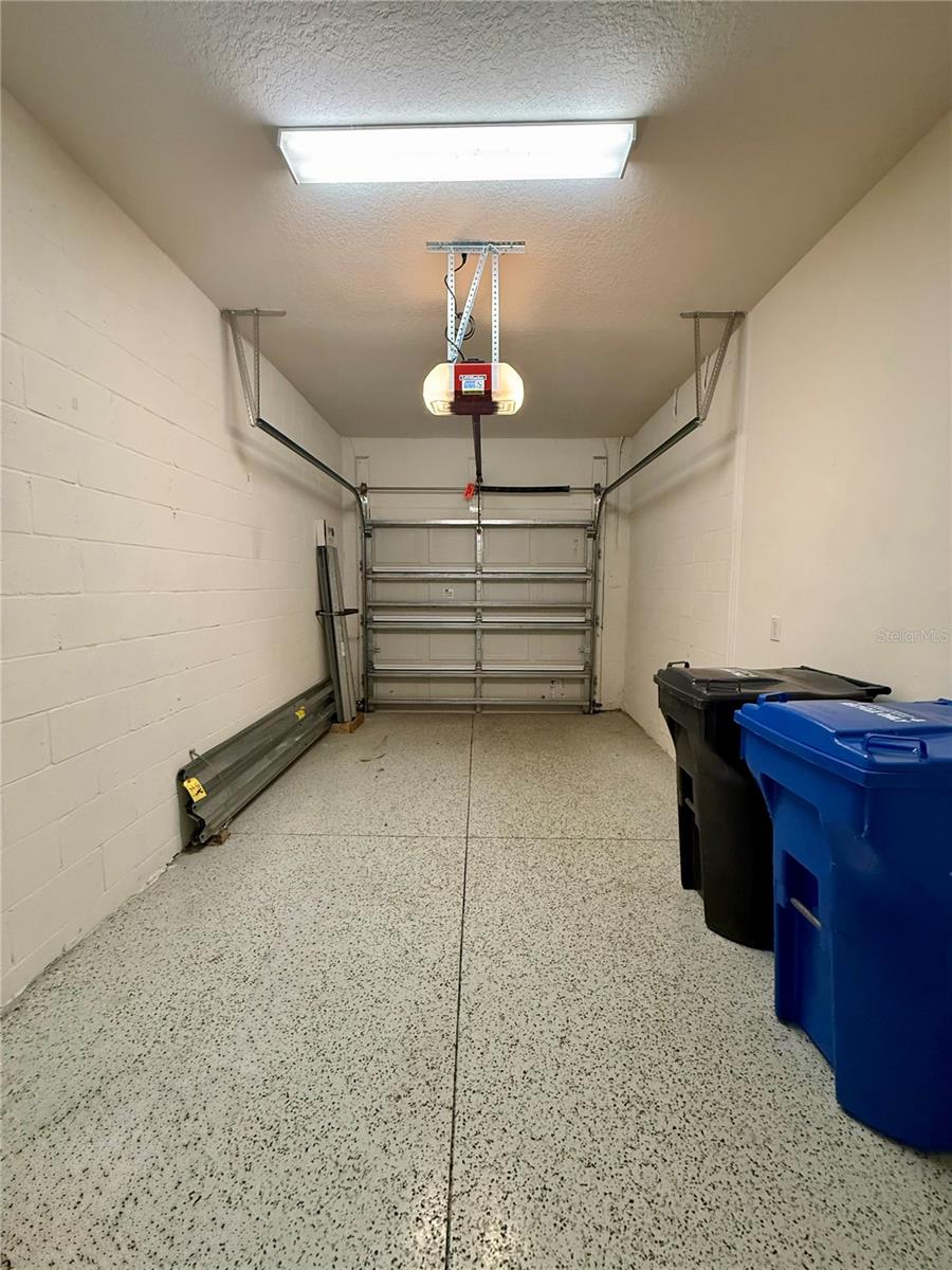 OAK CREEK - Residential Lease