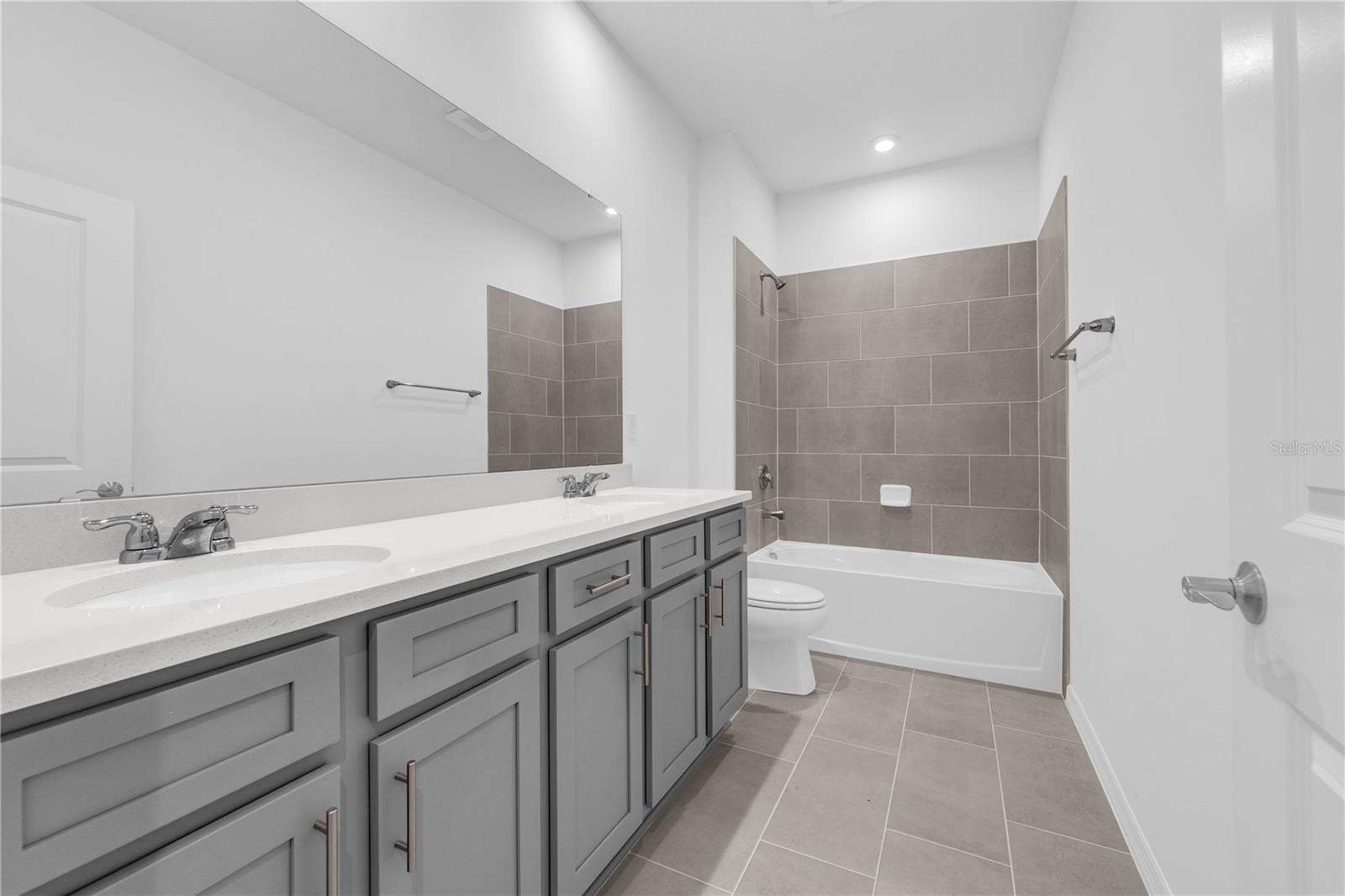 RESERVE AT COUNTRY CLUB LAKES ESTATES - Residential