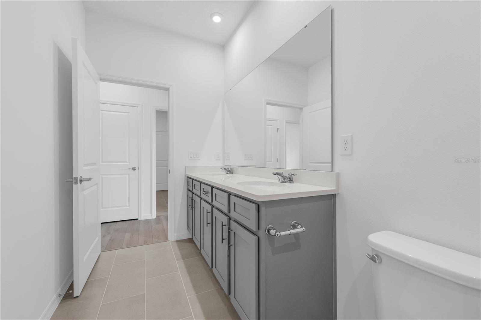 RESERVE AT COUNTRY CLUB LAKES ESTATES - Residential