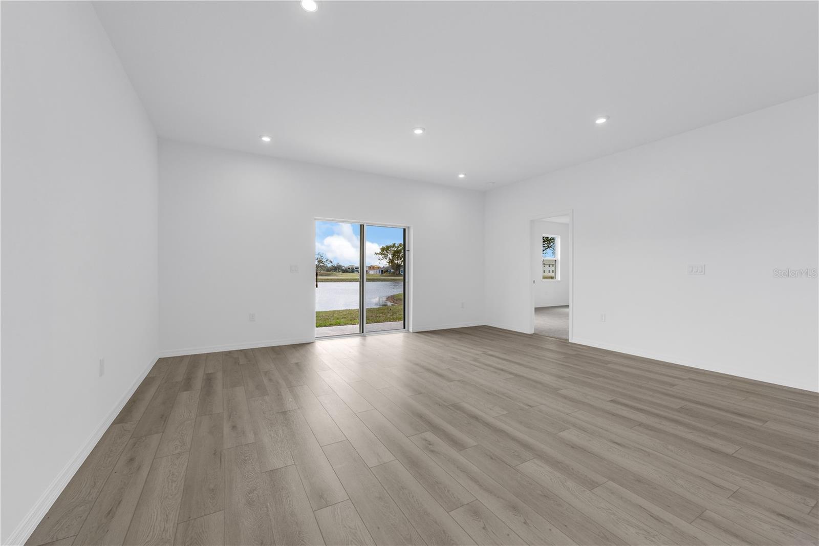 RESERVE AT COUNTRY CLUB LAKES ESTATES - Residential