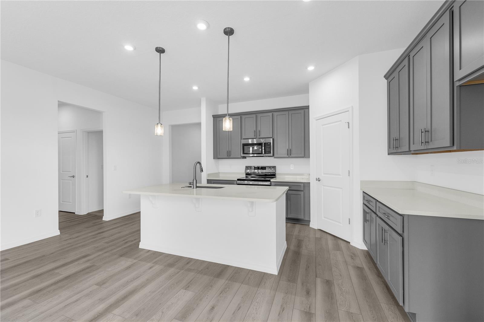 RESERVE AT COUNTRY CLUB LAKES ESTATES - Residential