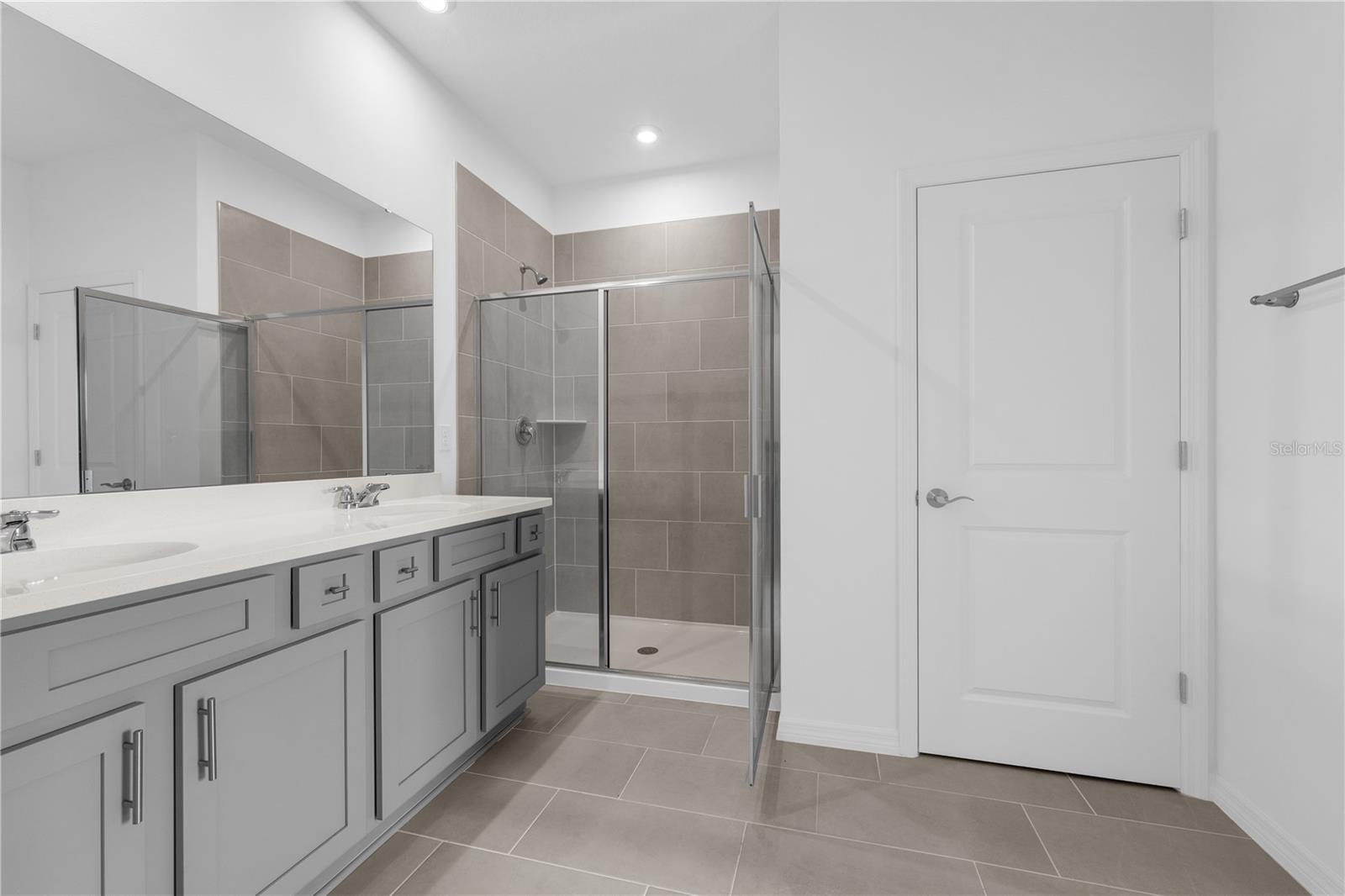 RESERVE AT COUNTRY CLUB LAKES ESTATES - Residential