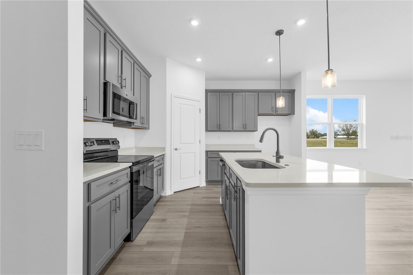 RESERVE AT COUNTRY CLUB LAKES ESTATES - Residential