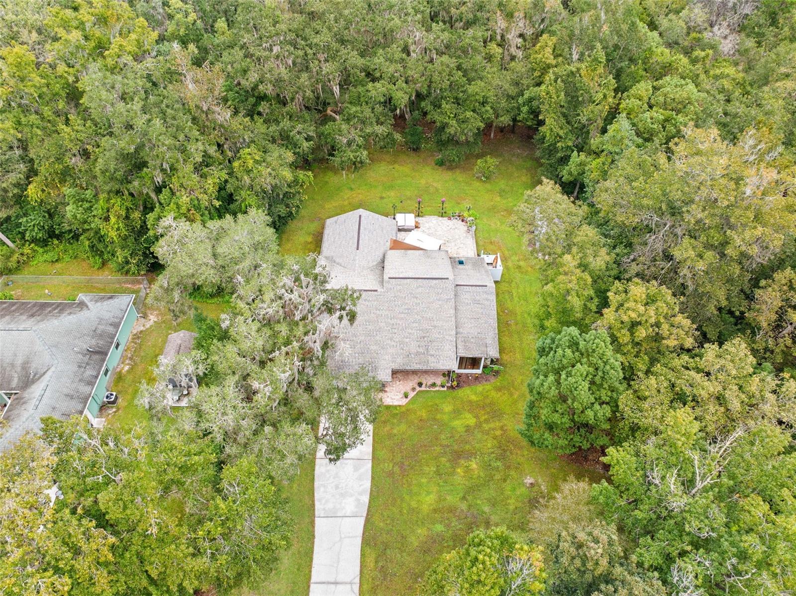 410 HILLSIDE COURT
