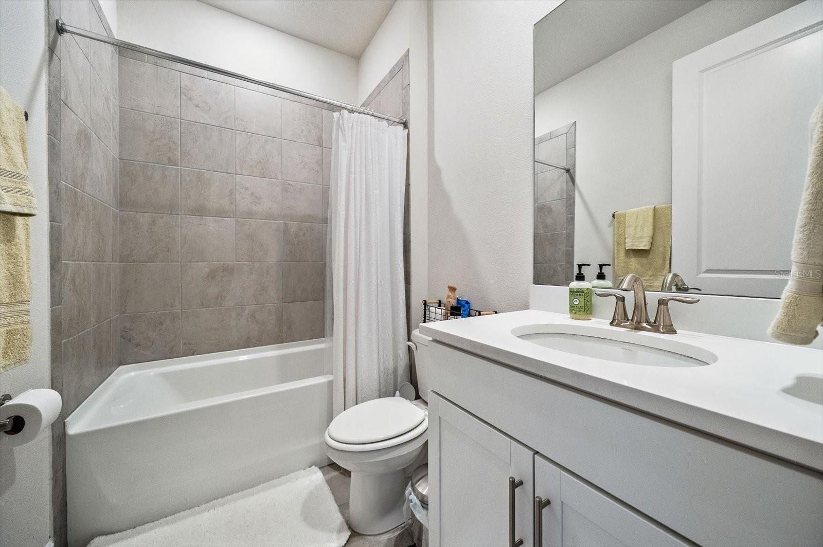 STAR FARMS AT LAKEWOOD RANCH - Residential