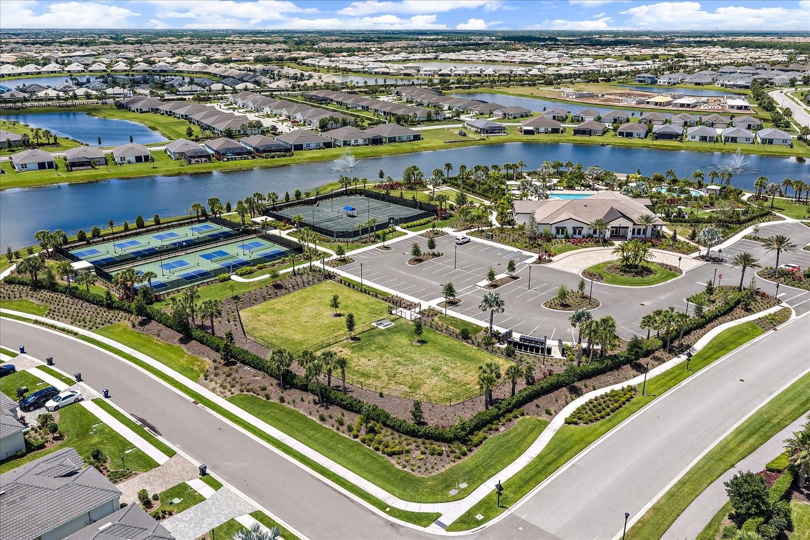 STAR FARMS AT LAKEWOOD RANCH - Residential