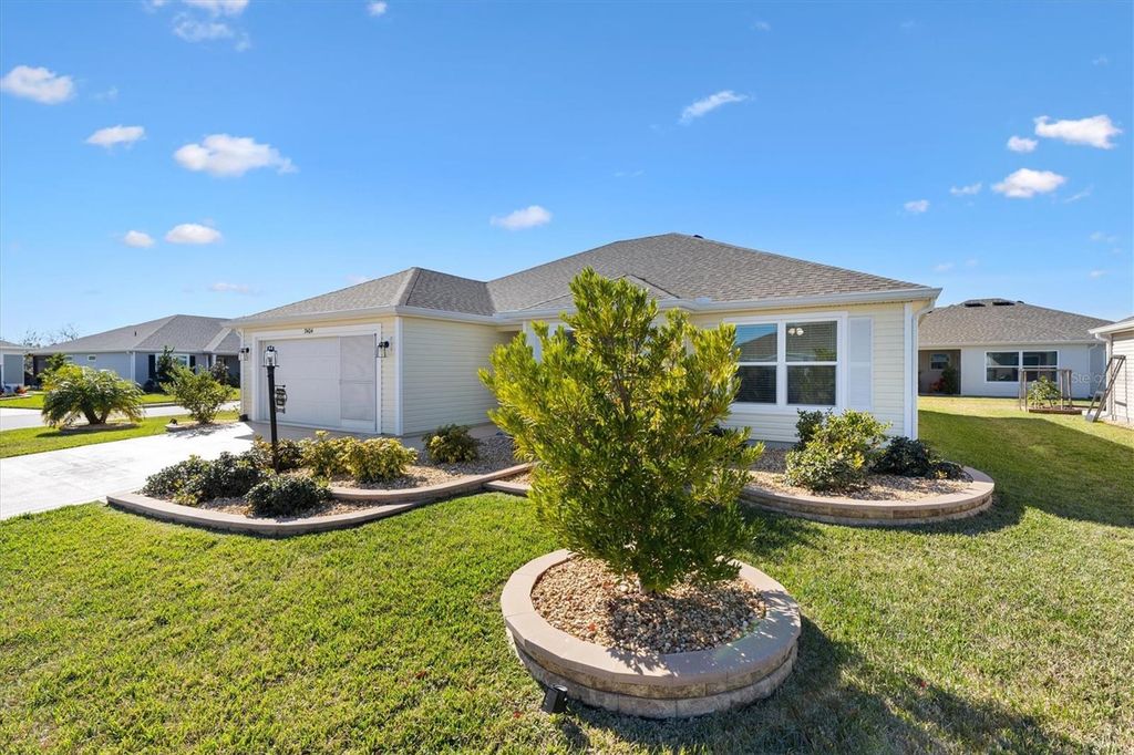 Photo of 7404 Marvelwood Loop, The Villages, FL 34762 (MLS # G5106872)