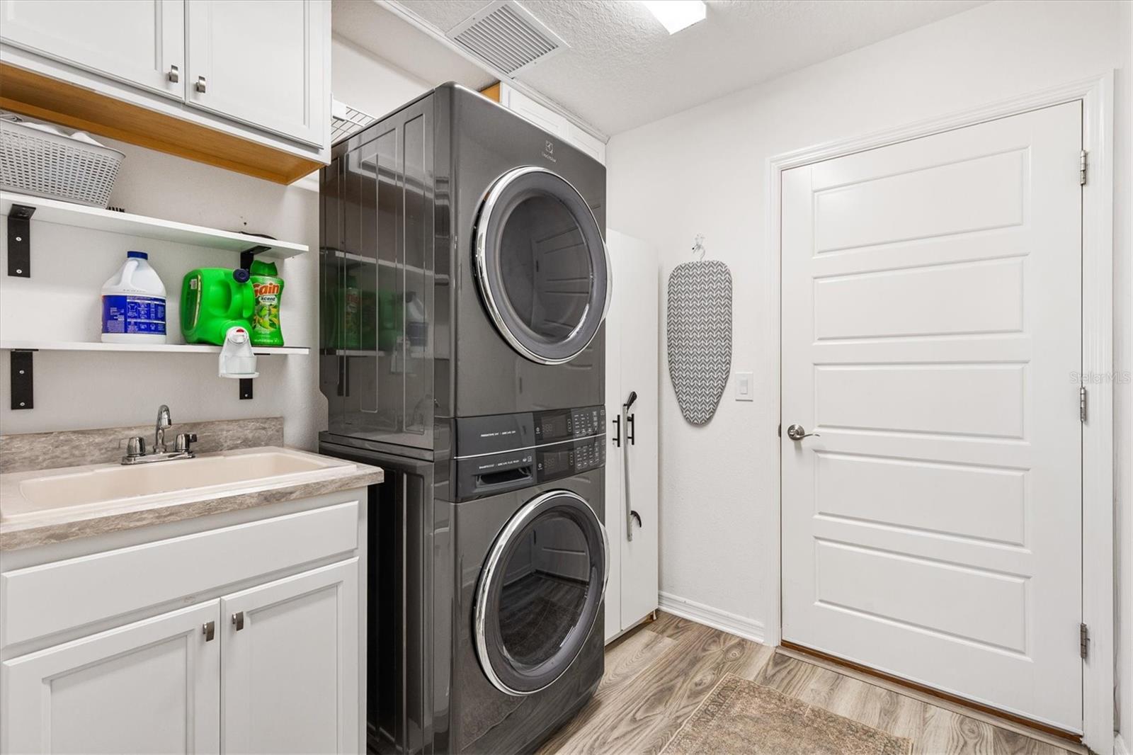 VILLAGE OF DABNEY - Residential