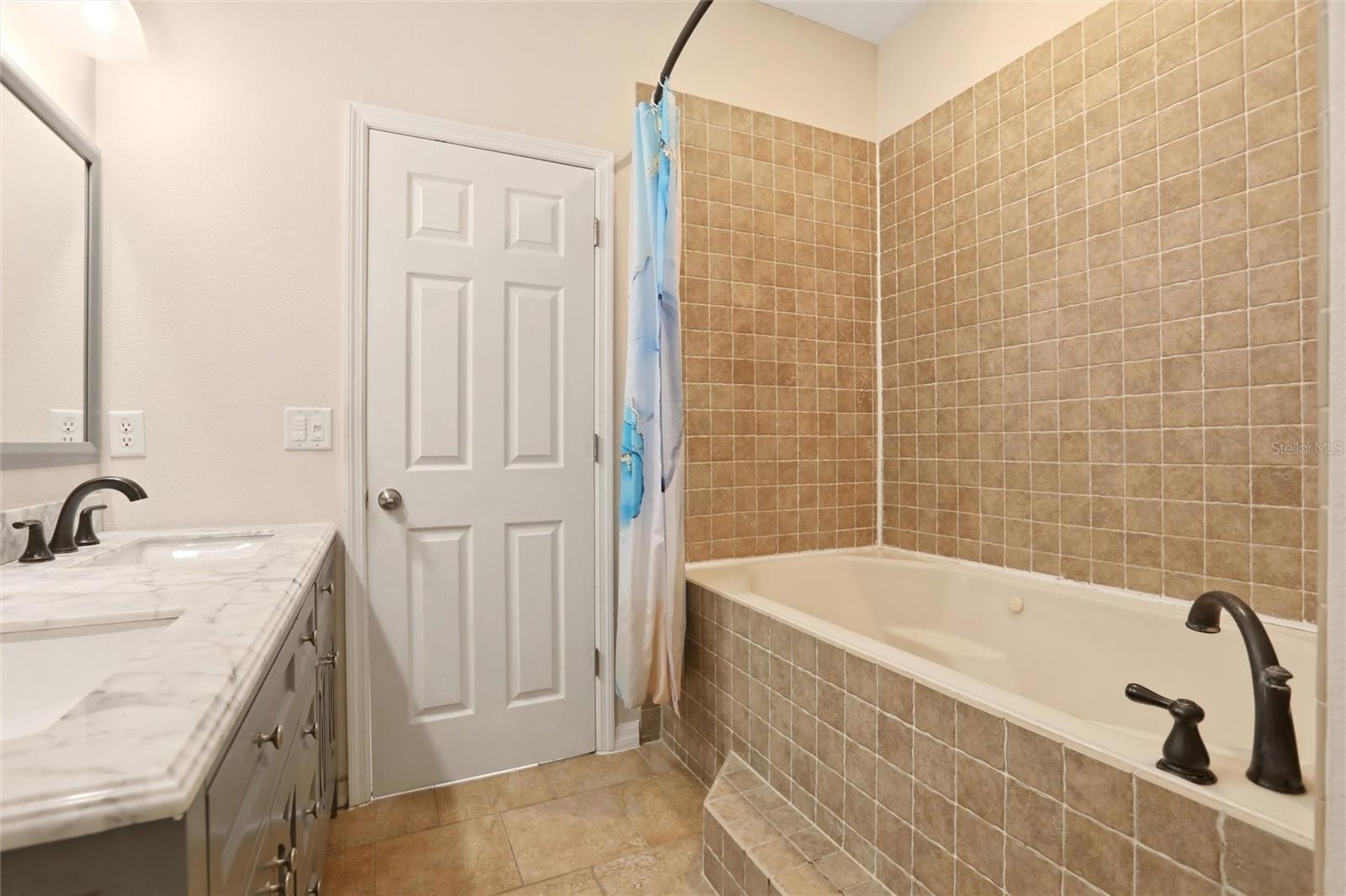 EMERALD RDG H - Residential