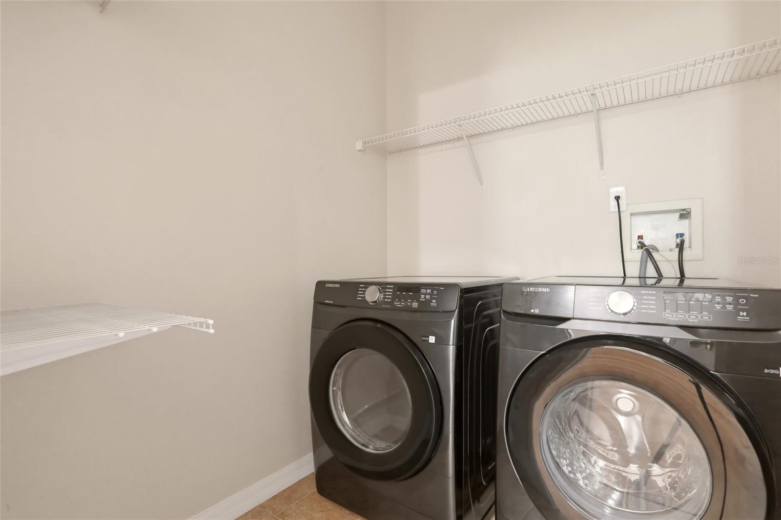 EMERALD RDG H - Residential