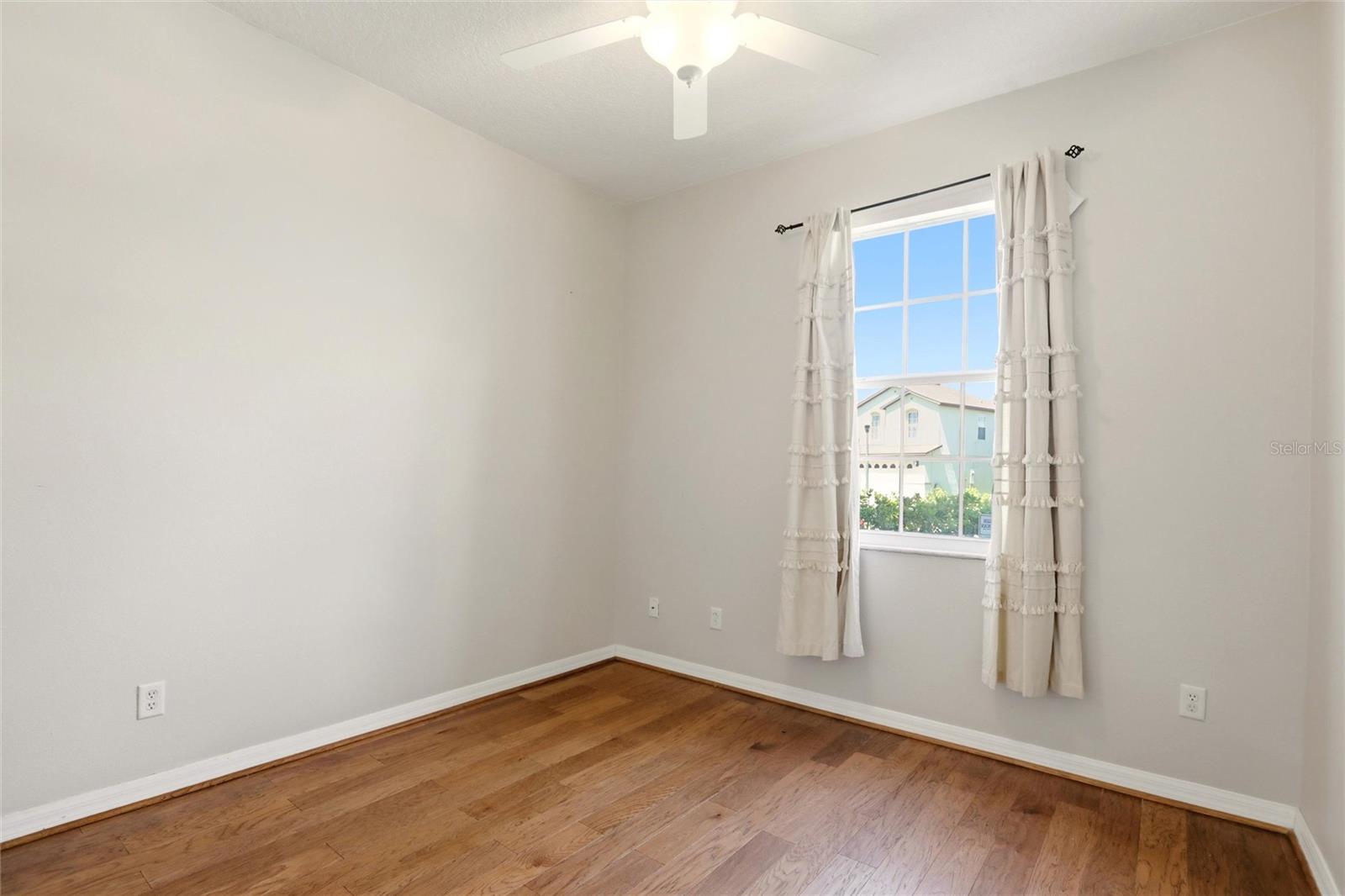 EMERALD RDG H - Residential