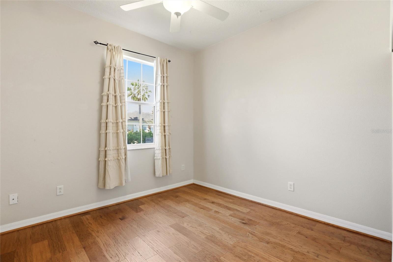 EMERALD RDG H - Residential