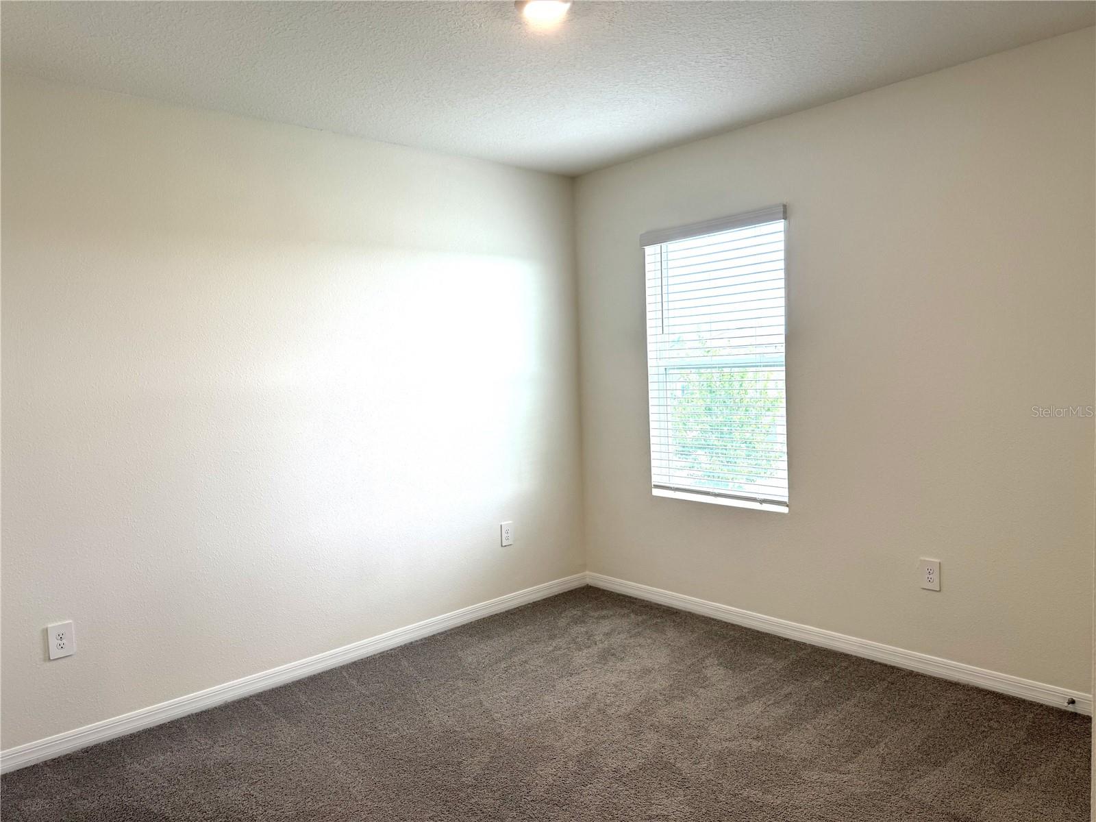 PROMENADE ESTATES PH I - Residential Lease