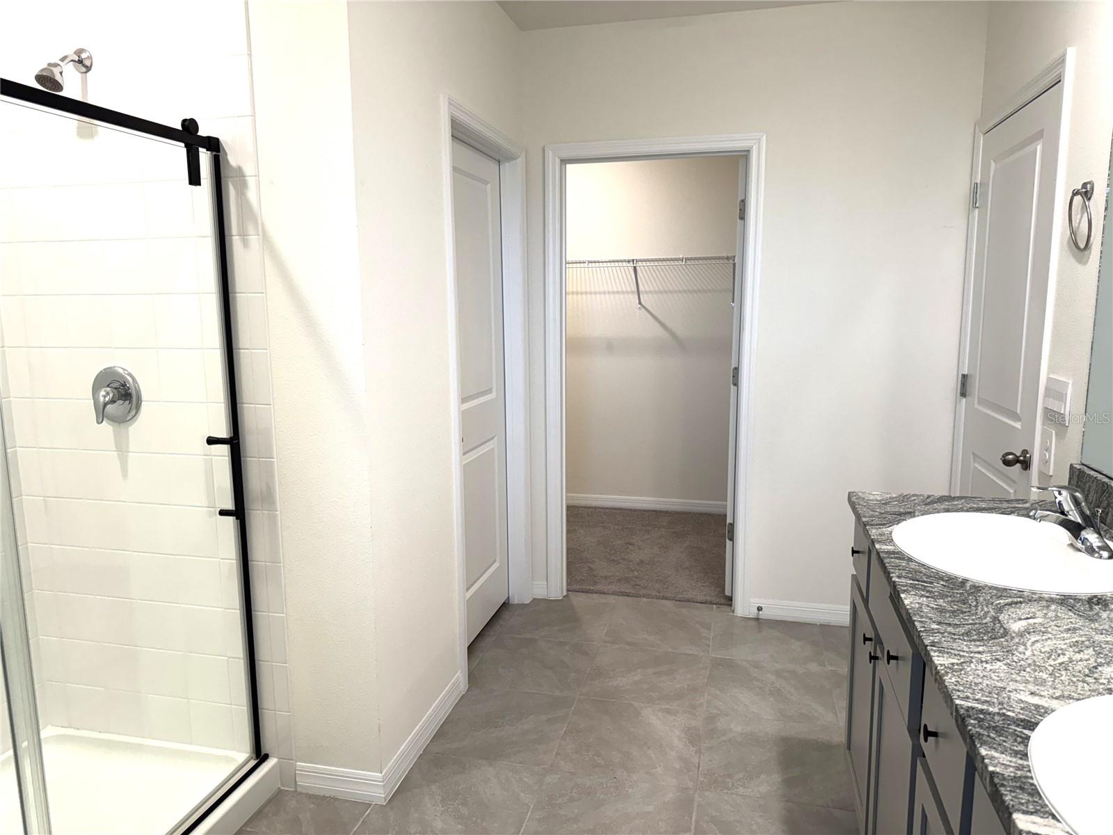 PROMENADE ESTATES PH I - Residential Lease