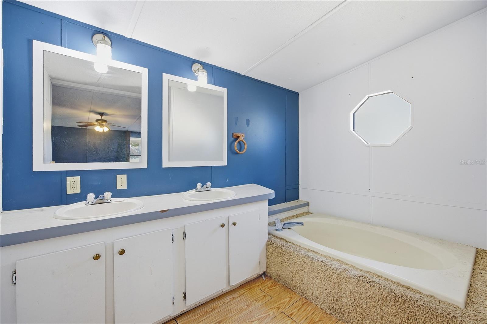 NON SUBDIVISION - Residential