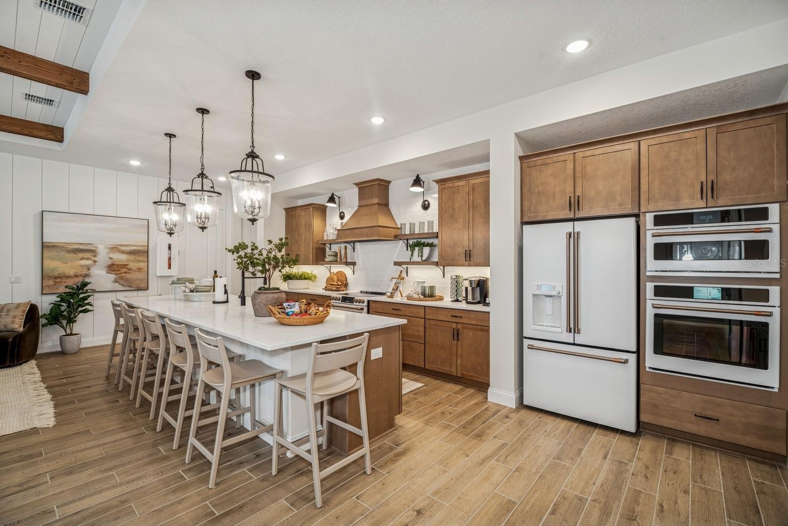 1446 VIOLET OAK COURT 8