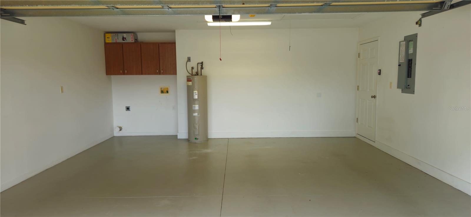 TAVARES GOLDEN PALMS ADD 01 - Residential Lease