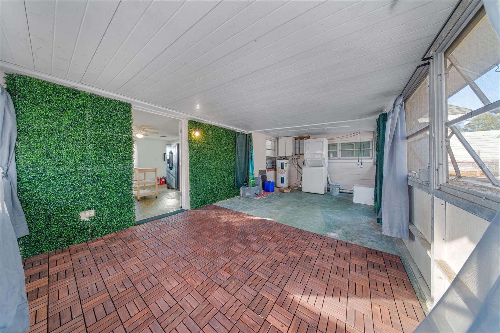 LAKE HELEN BLK 26 W 01/2 FOGLER - Residential