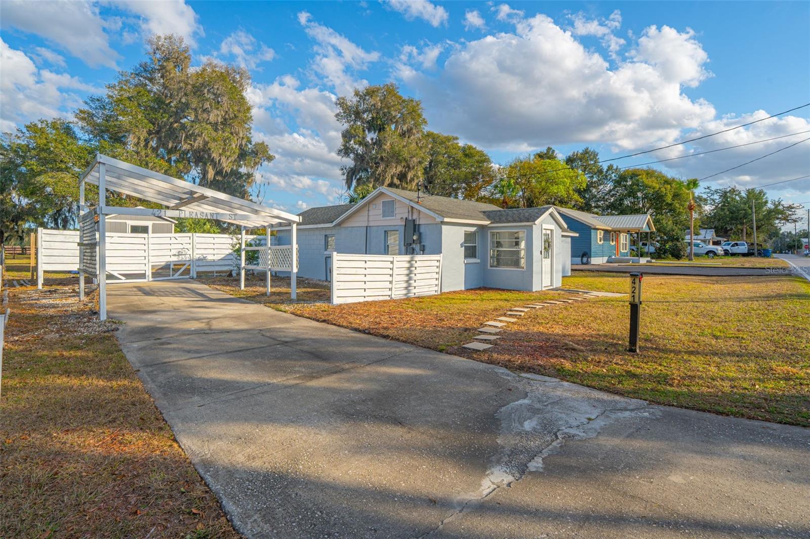 LAKE HELEN BLK 26 W 01/2 FOGLER - Residential