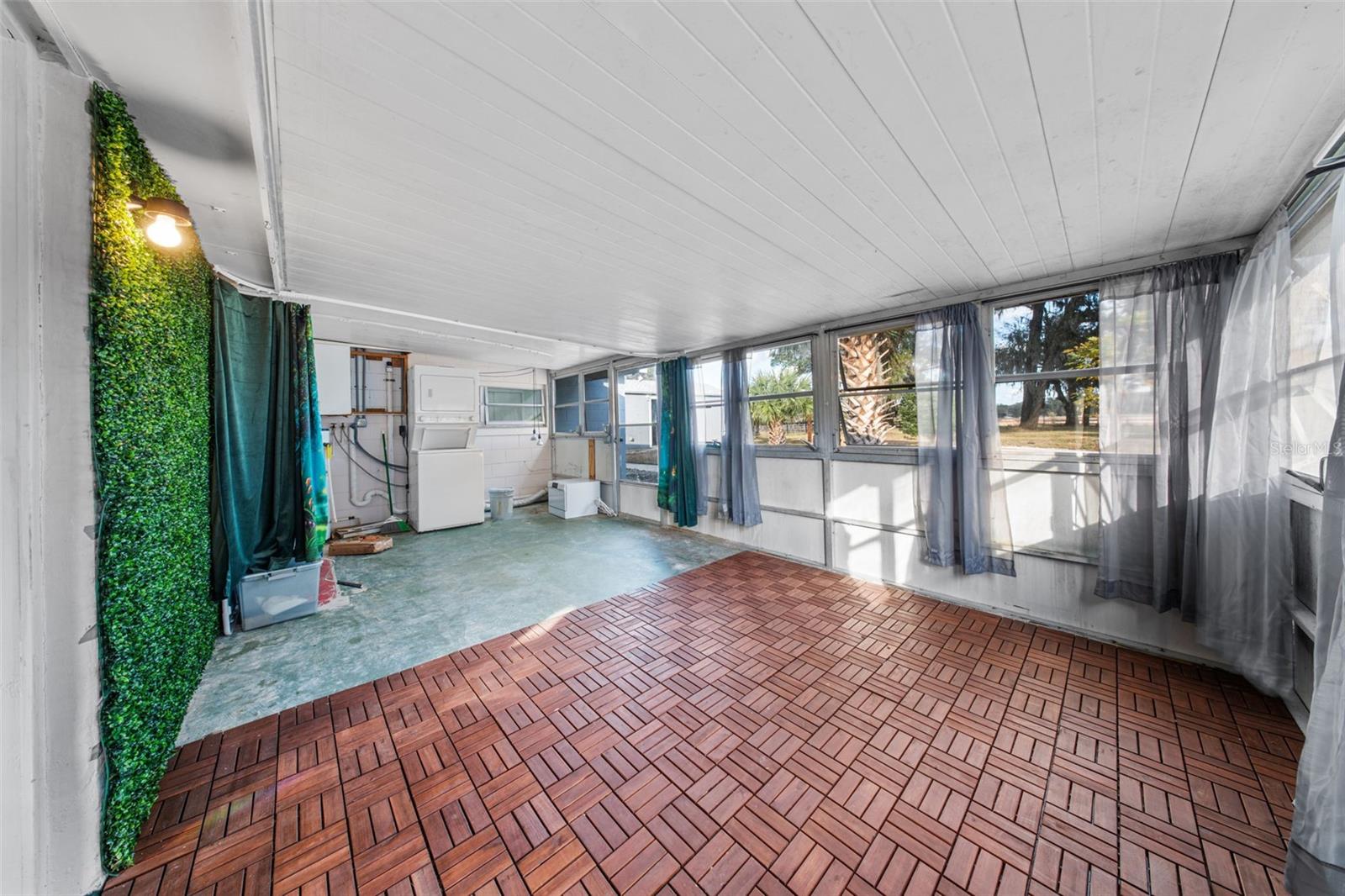 LAKE HELEN BLK 26 W 01/2 FOGLER - Residential