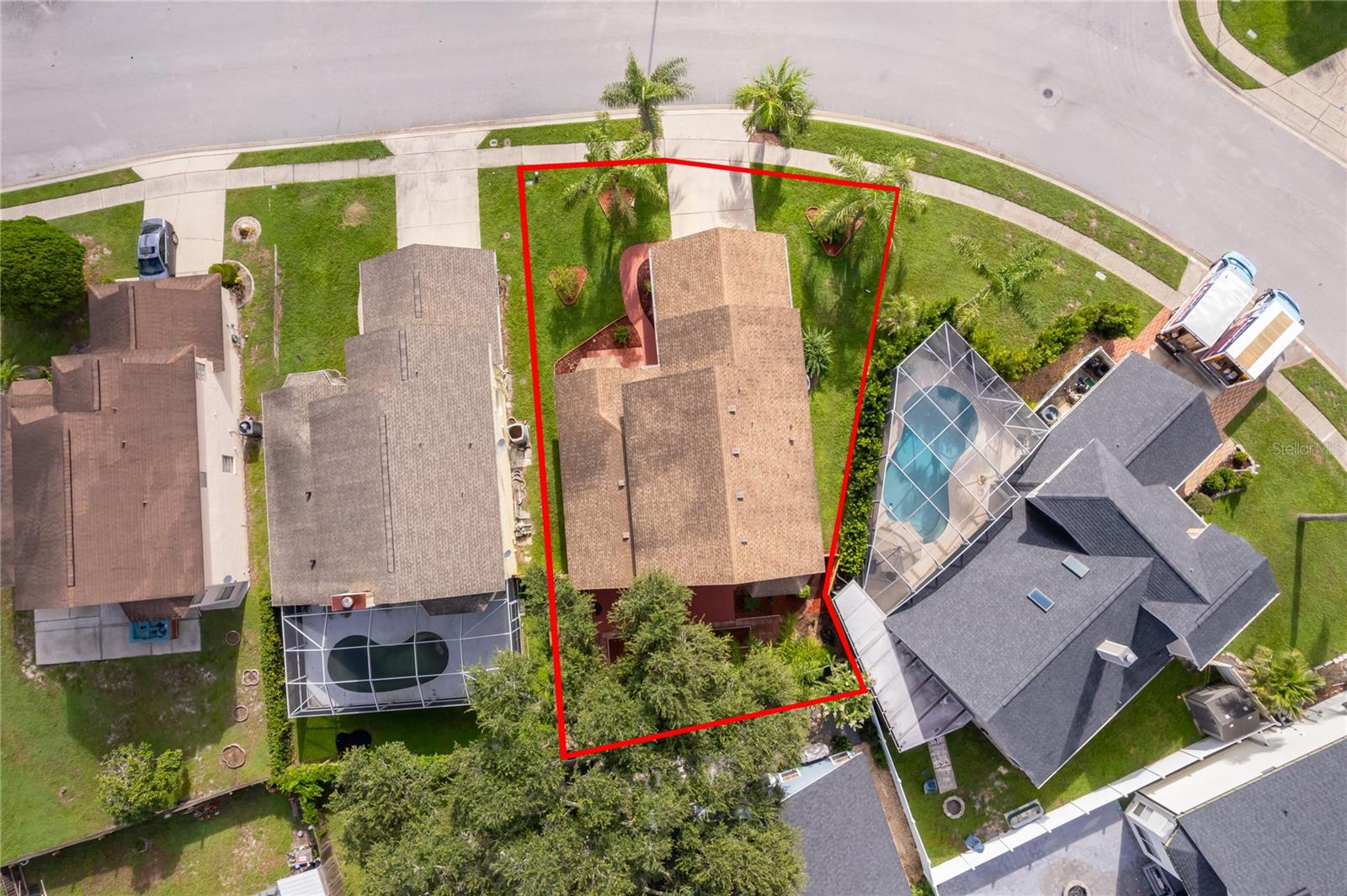 696 REMINGTON OAK DRIVE
