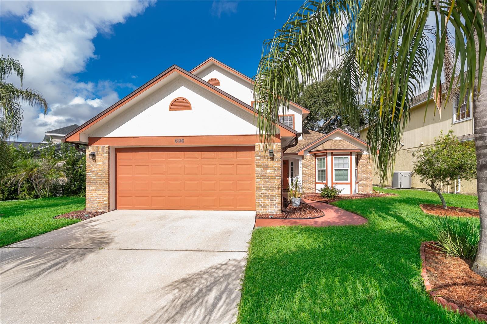 696 REMINGTON OAK DRIVE