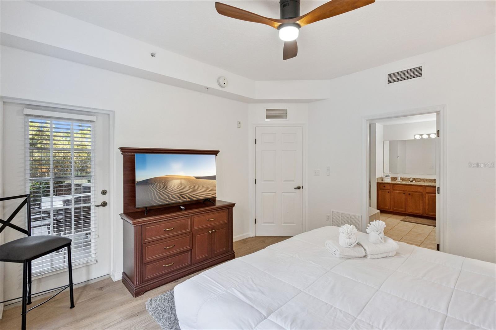 WORLDQUEST RESIDENCE - Residential