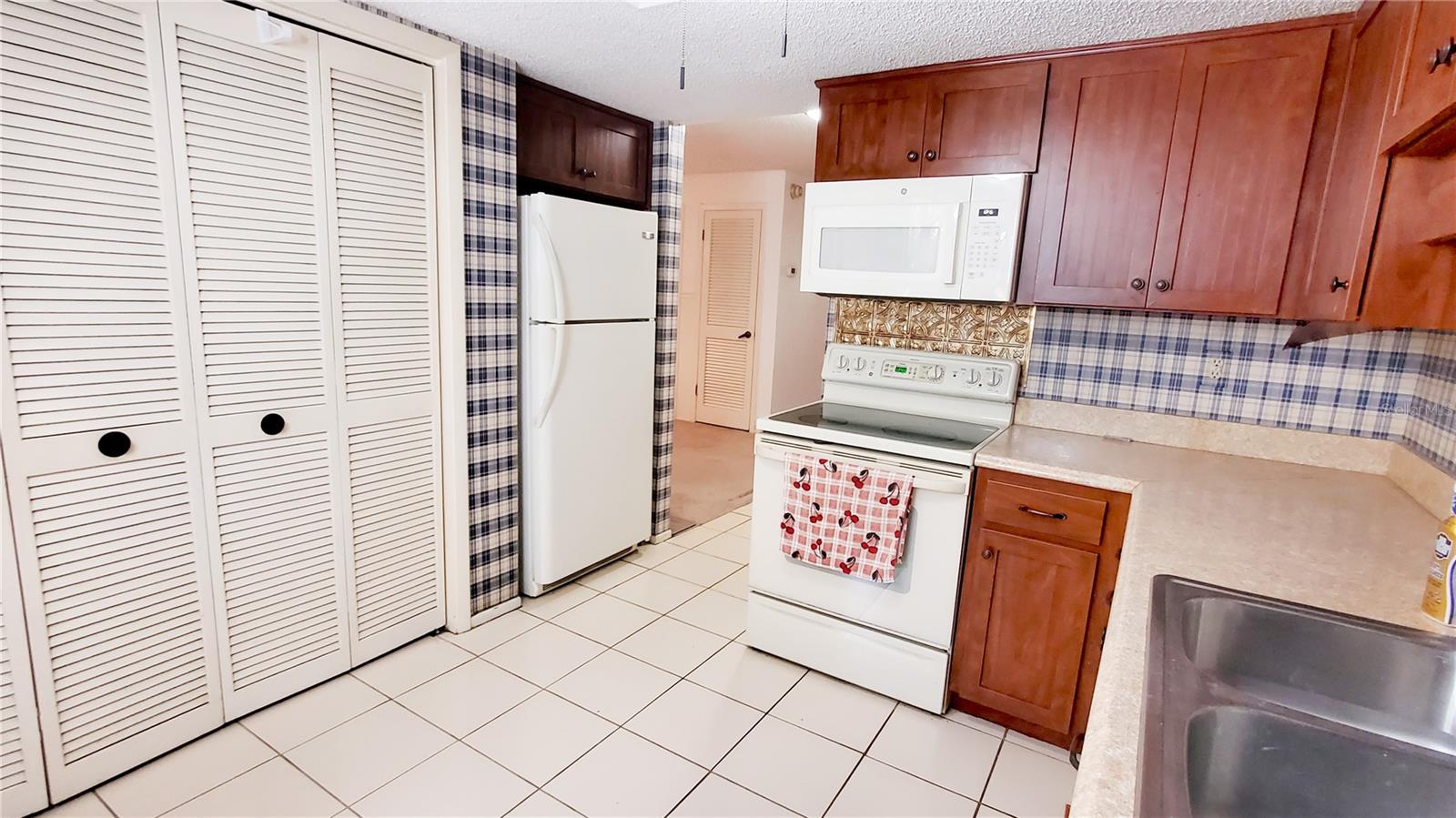 YORKTOWN AT BEACON PLACE - Residential