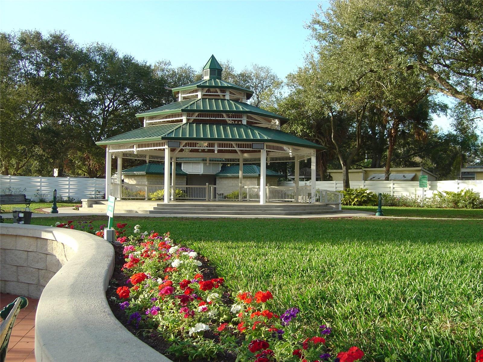 YORKTOWN AT BEACON PLACE - Residential