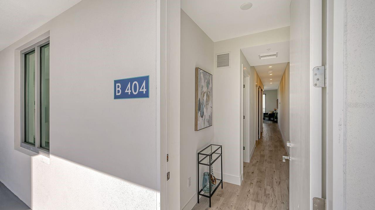 1703 N TAMIAMI TRAIL 404