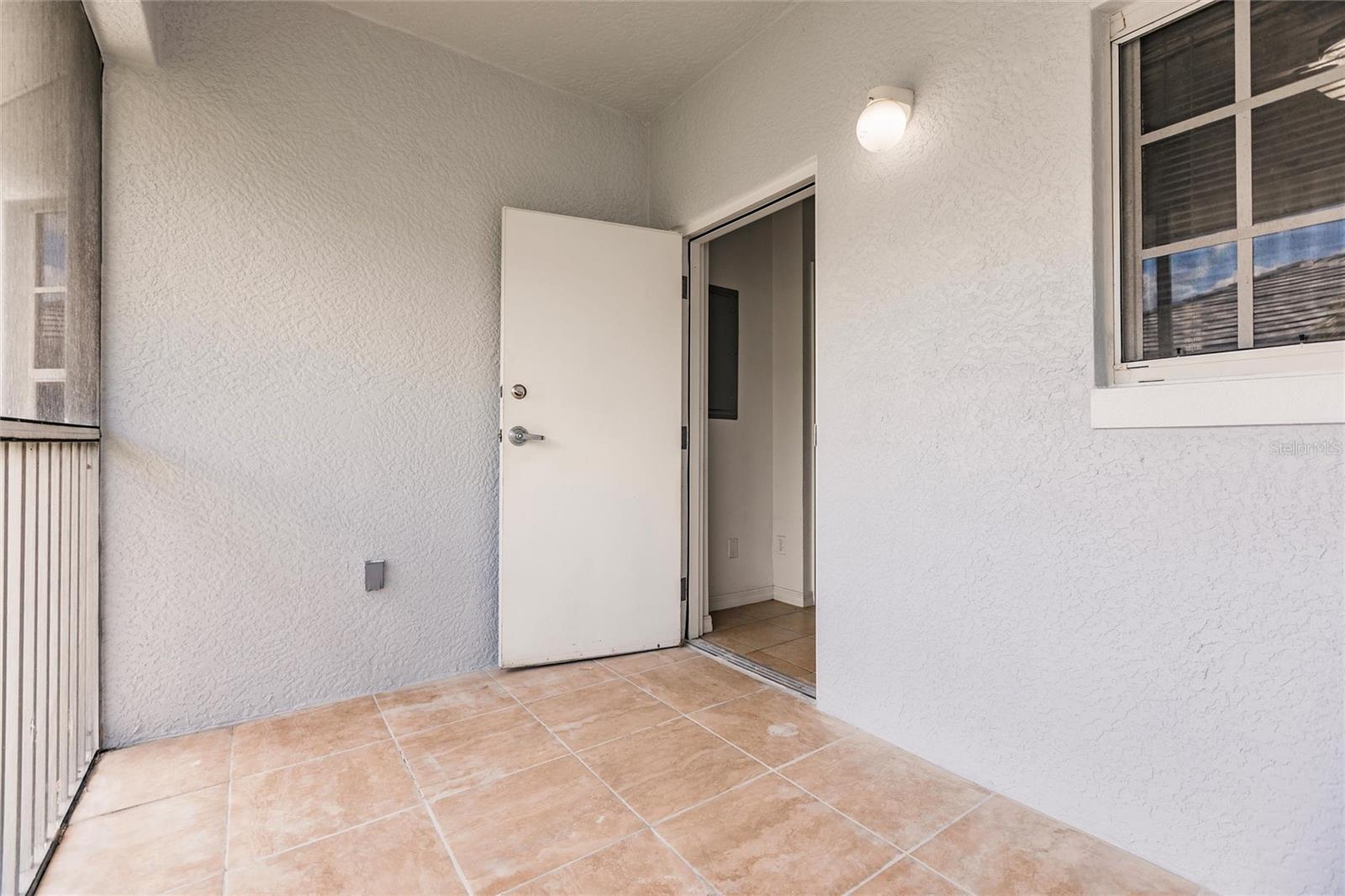 COVE/SIX MILE CYPRESS CONDO - Residential Lease