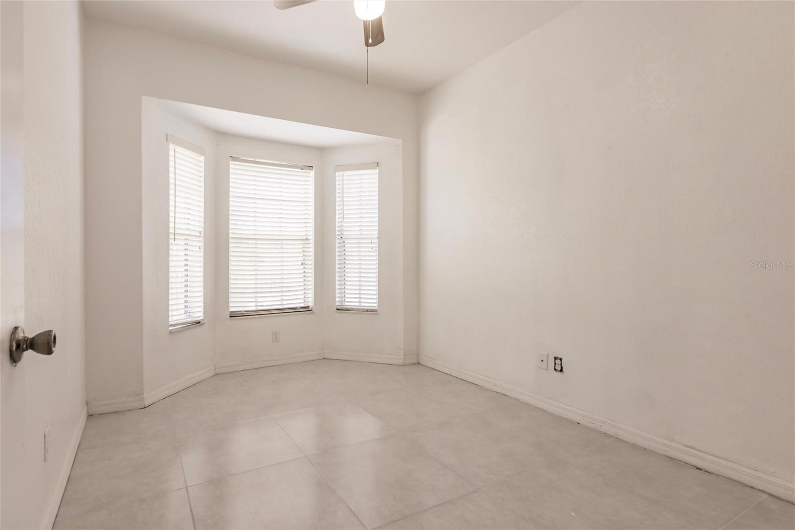 COVE/SIX MILE CYPRESS CONDO - Residential Lease