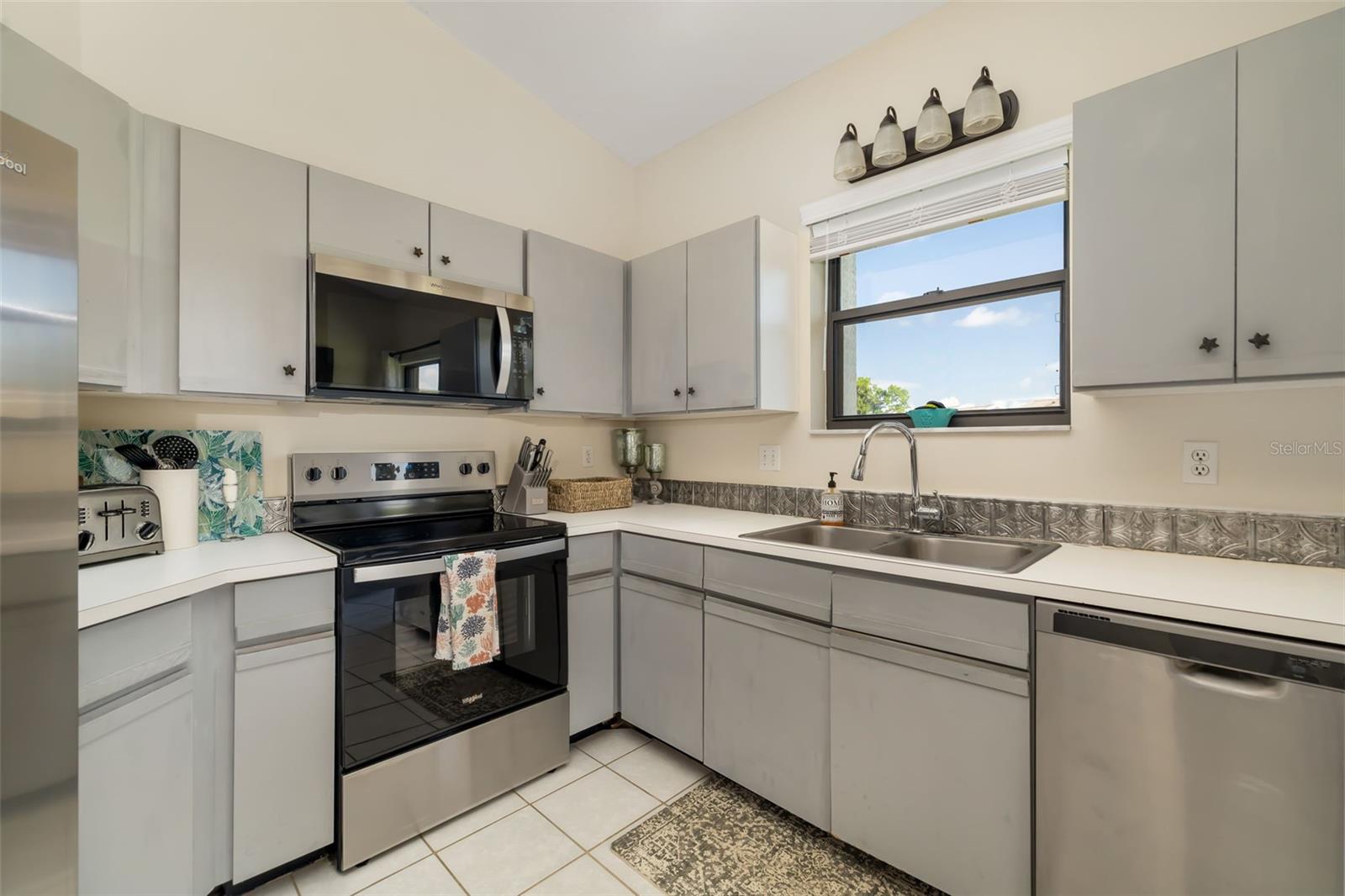 LANDINGS SOUTH III - Residential