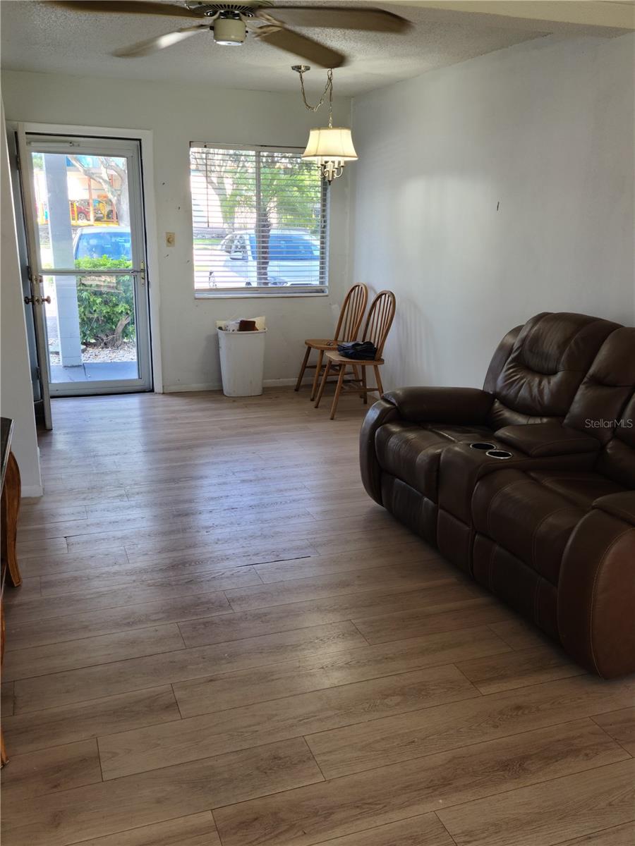 THE FOURTH BAYSHORE - Residential