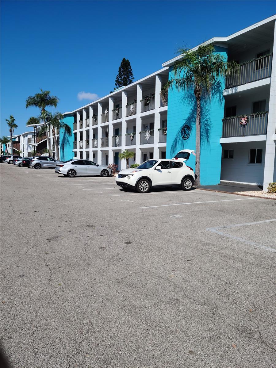 THE FOURTH BAYSHORE - Residential