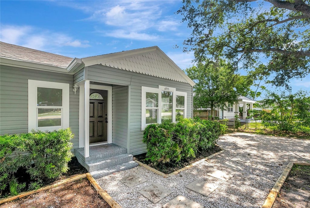 Photo of 4355 58th Avenue N, St Petersburg, FL 33714 (MLS # TB8541472)