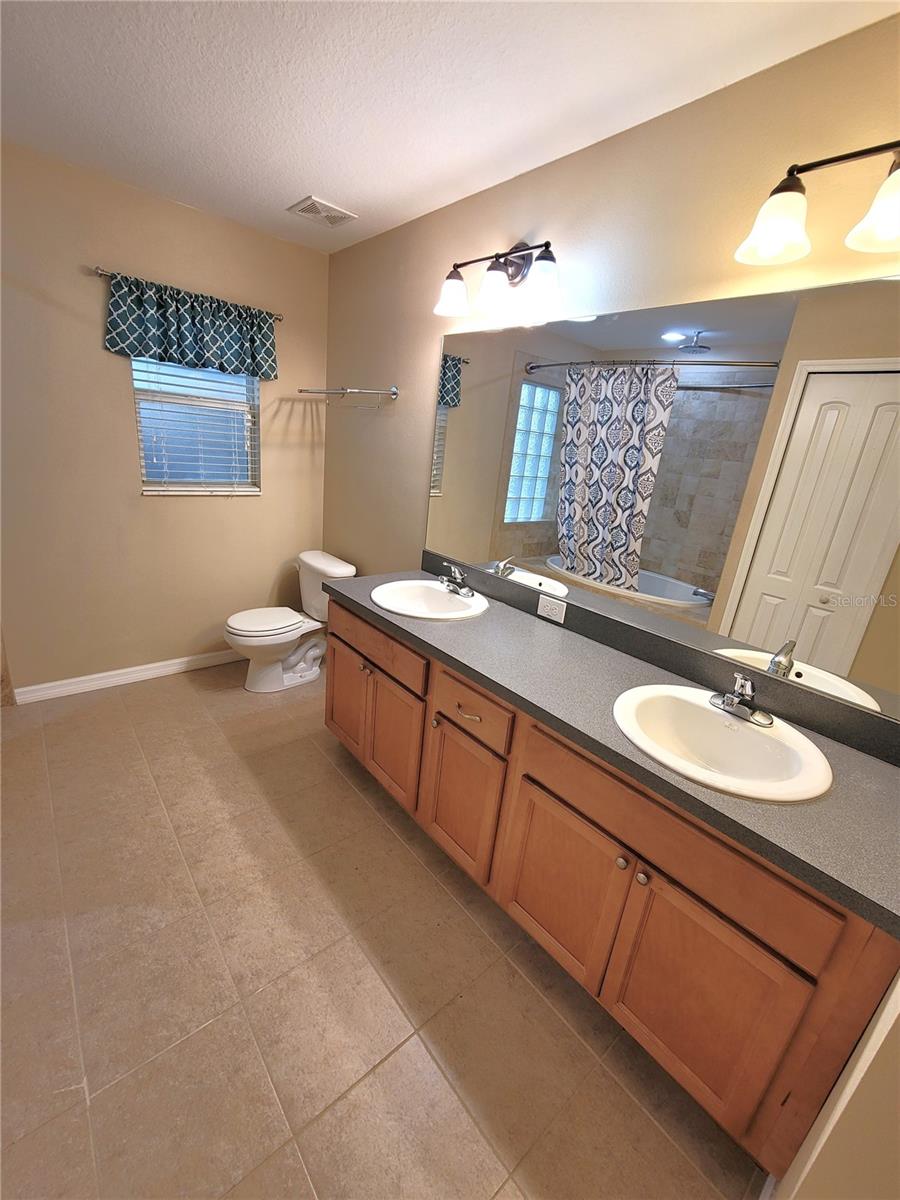 OAKLYN - Residential Lease