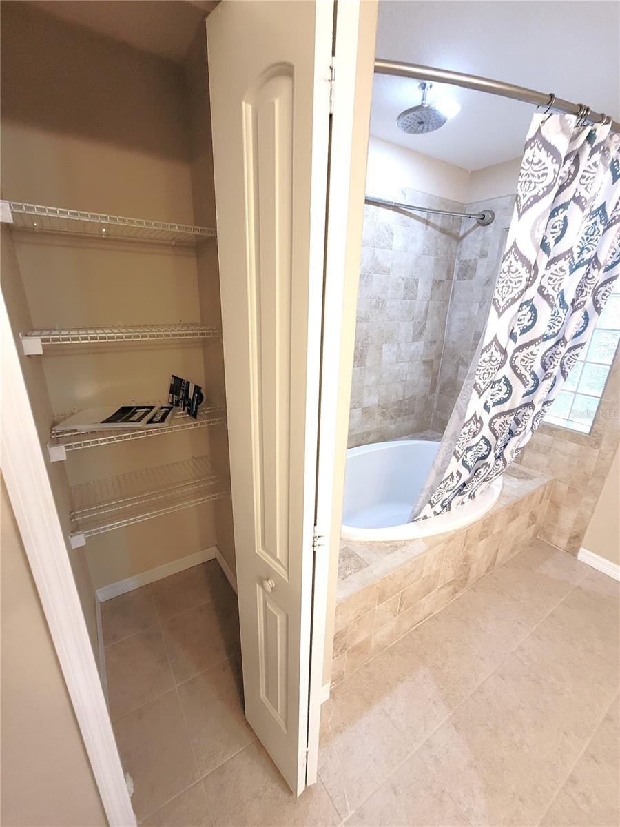 OAKLYN - Residential Lease