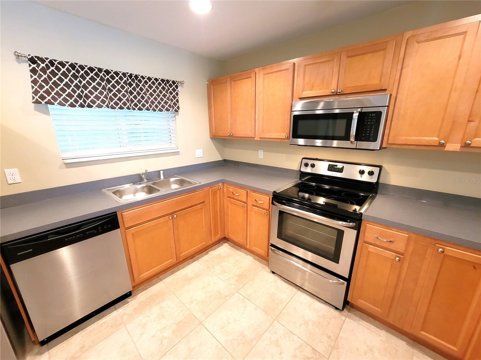 OAKLYN - Residential Lease