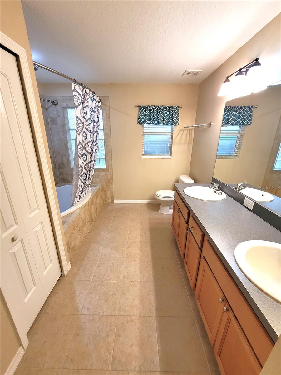 OAKLYN - Residential Lease