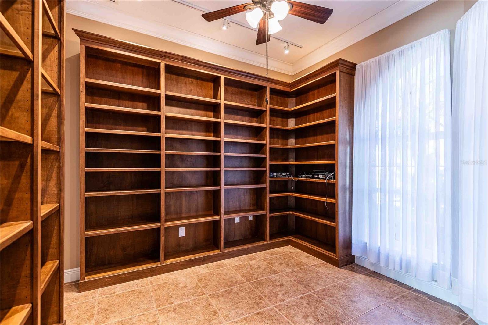 MAGNOLIA POINT - Residential