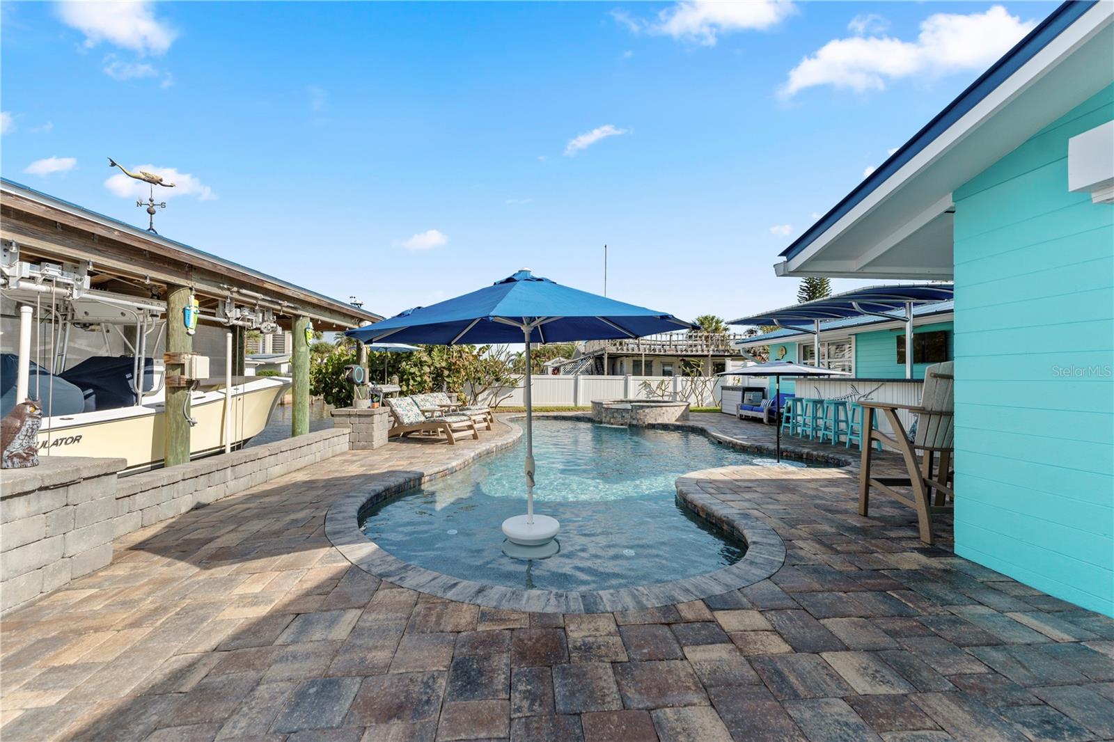 REPLAT/HALIFAX SHORES - Residential