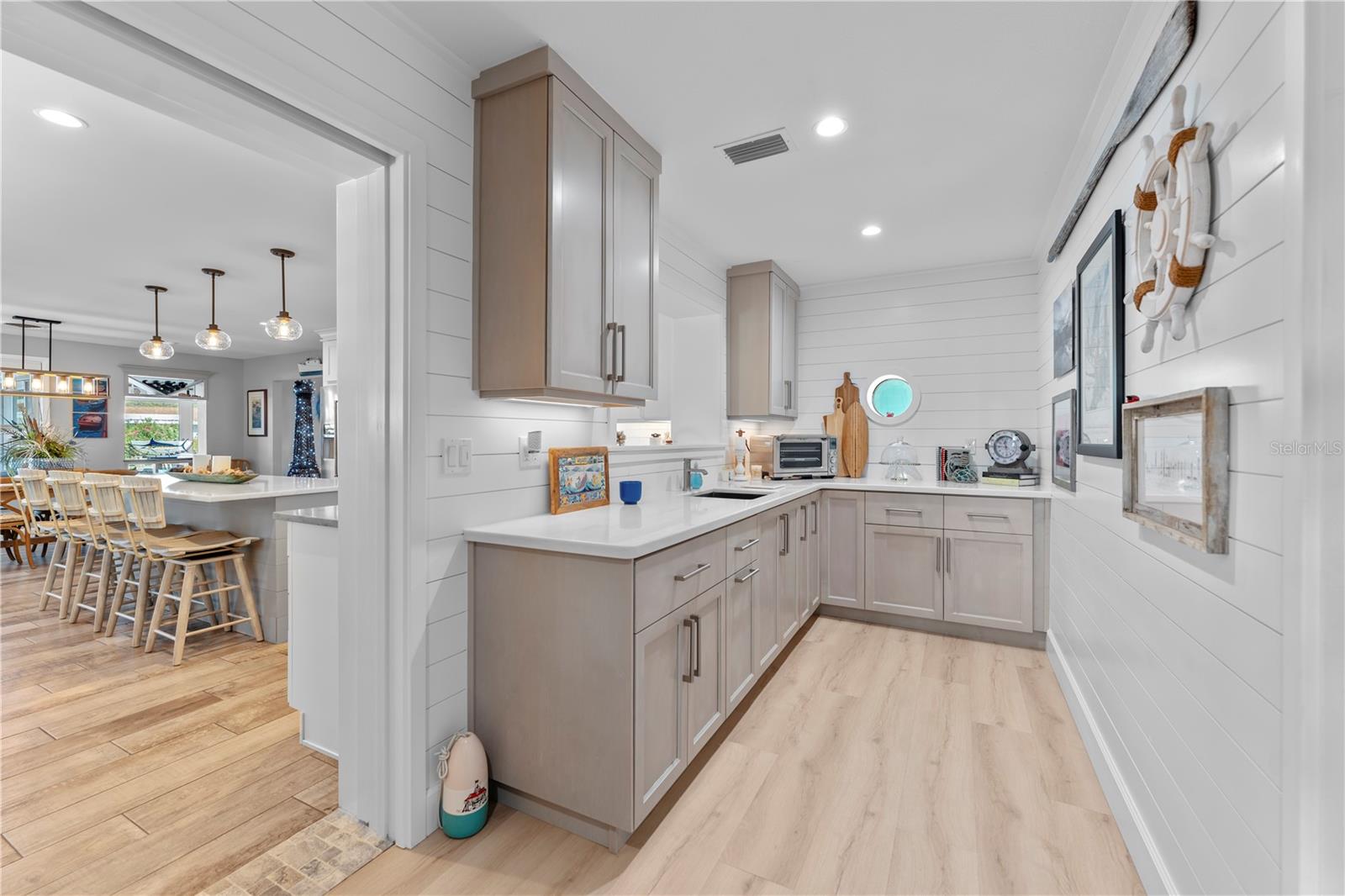 REPLAT/HALIFAX SHORES - Residential