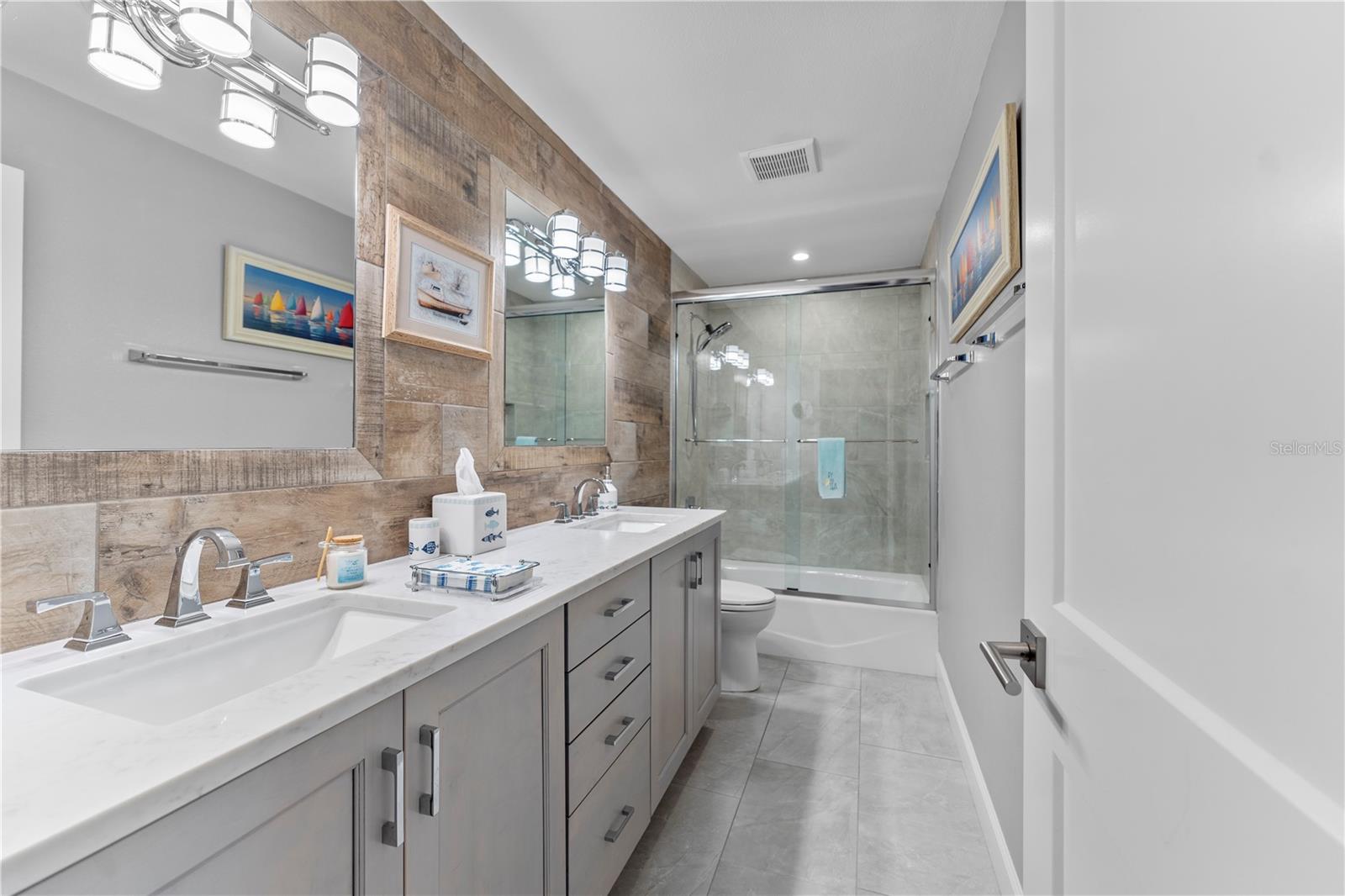 REPLAT/HALIFAX SHORES - Residential