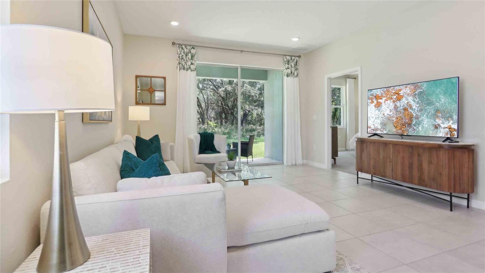 TWISTED OAKS - Residential