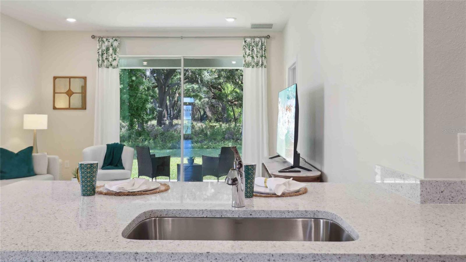 TWISTED OAKS - Residential